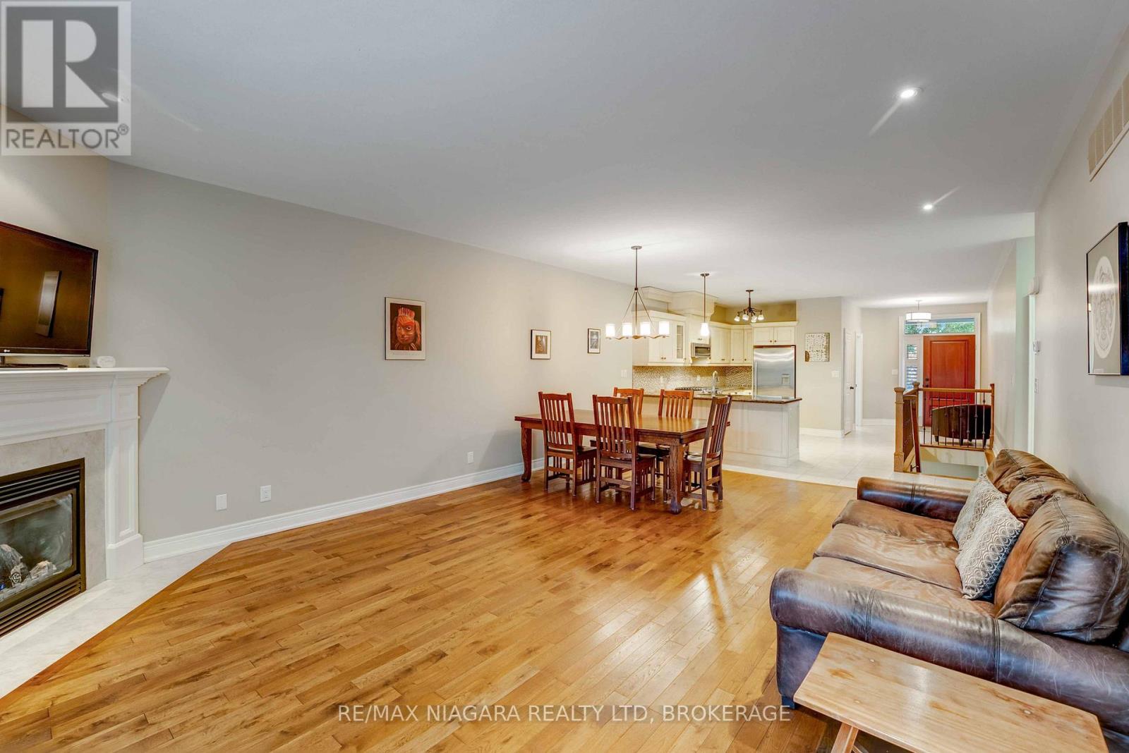 24 Emerald Common, St. Catharines (Lakeshore), Ontario  L2M 0A7 - Photo 9 - X12483562