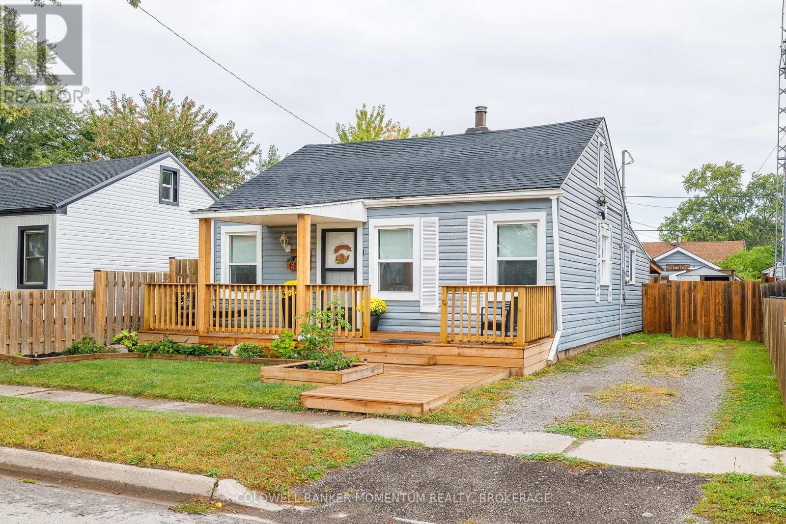 6151 Cadham Street, Niagara Falls, Ontario  L2G 3A3 - Photo 1 - X12483579