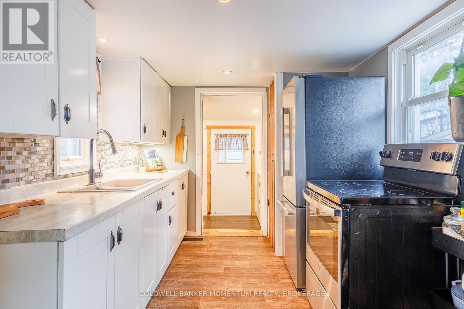 6151 Cadham Street, Niagara Falls, Ontario  L2G 3A3 - Photo 20 - X12483579