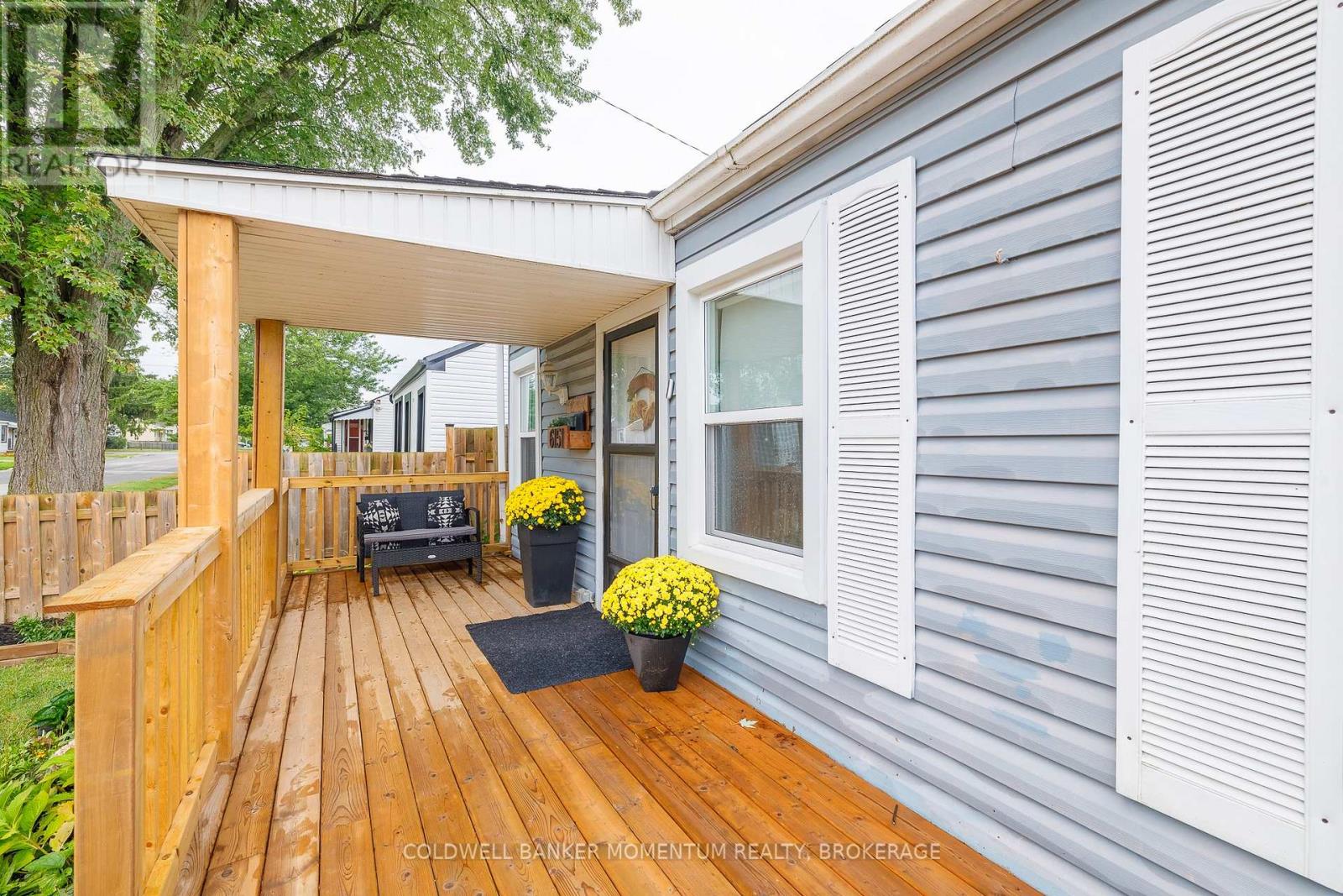 6151 Cadham Street, Niagara Falls, Ontario  L2G 3A3 - Photo 4 - X12483579