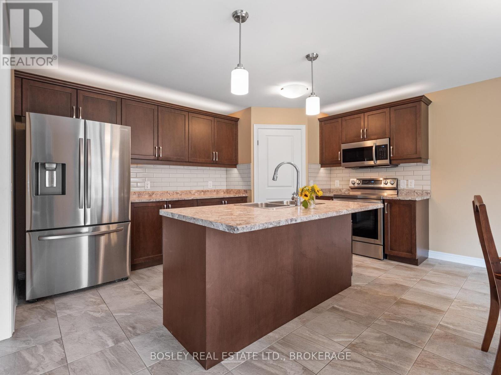 35 Mcfarland Street, Thorold, Ontario  L2V 0E5 - Photo 11 - X12483700