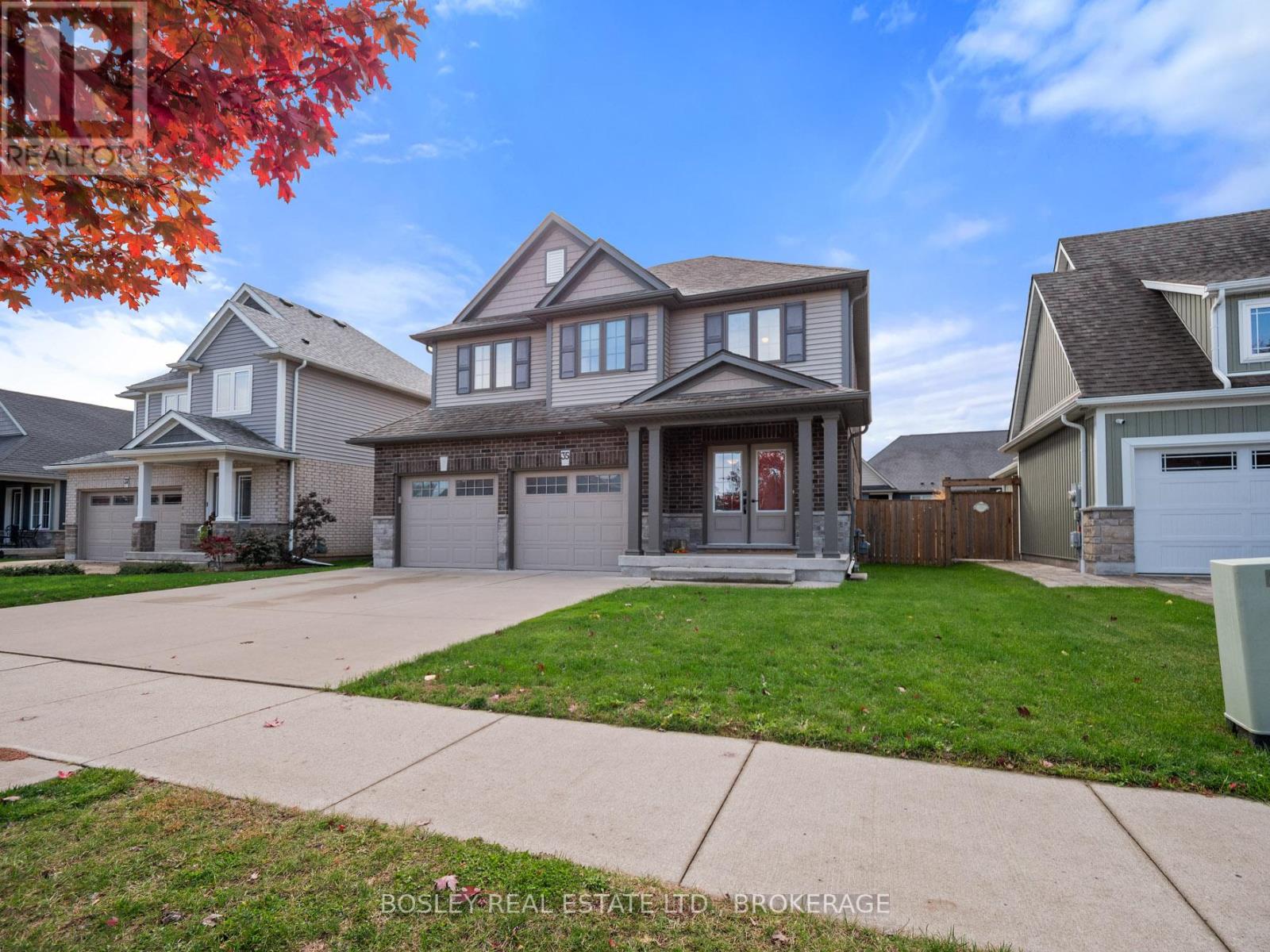 35 Mcfarland Street, Thorold, Ontario  L2V 0E5 - Photo 2 - X12483700