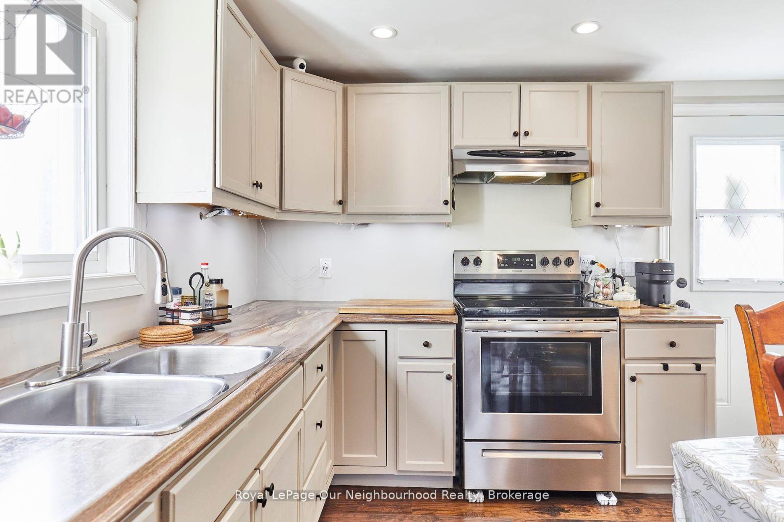 738 Simcoe Street N, Oshawa (Centennial), Ontario  L1G 4V8 - Photo 16 - E12483667