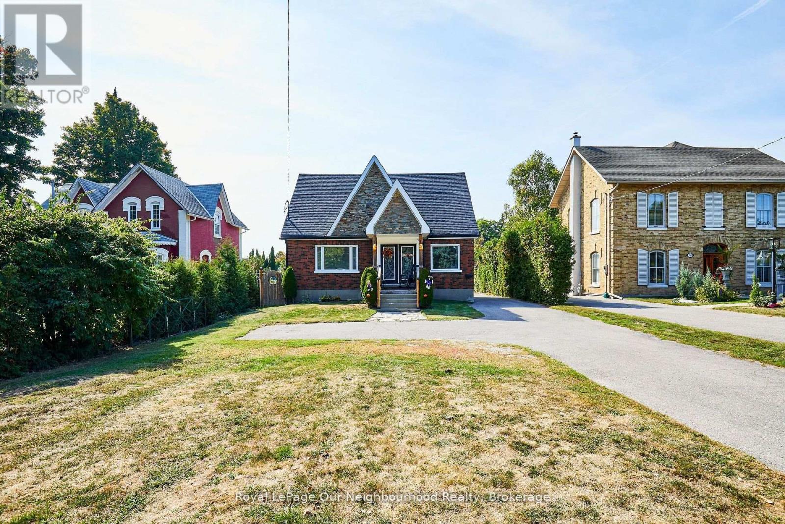 738 Simcoe Street N, Oshawa (Centennial), Ontario  L1G 4V8 - Photo 2 - E12483667