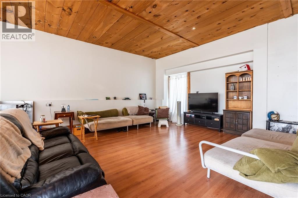 1090 Brock Road, Flamborough, Ontario  L9H 5E4 - Photo 15 - 40759324