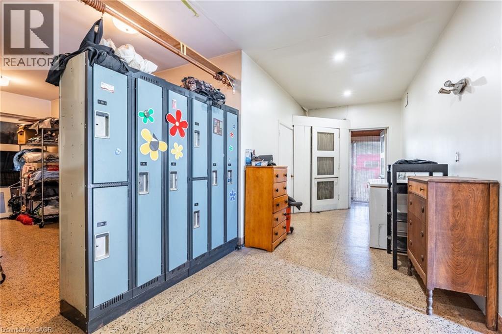 1090 Brock Road, Flamborough, Ontario  L9H 5E4 - Photo 23 - 40759324