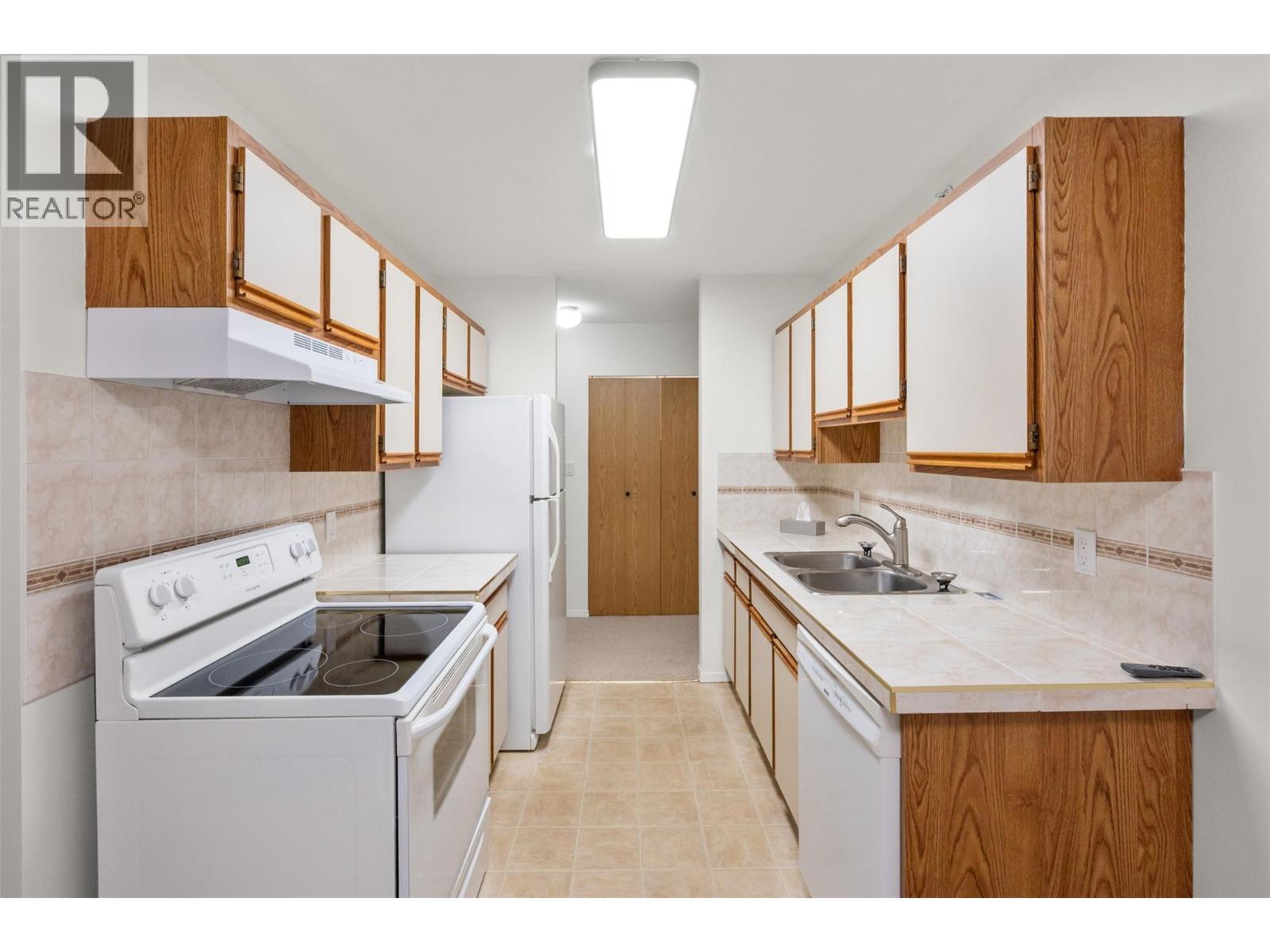 284 YORKTON Avenue Unit# 404 Penticton Photo 10