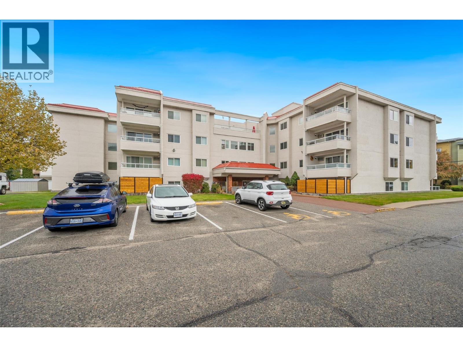 284 YORKTON Avenue Unit# 404 Penticton Photo 2