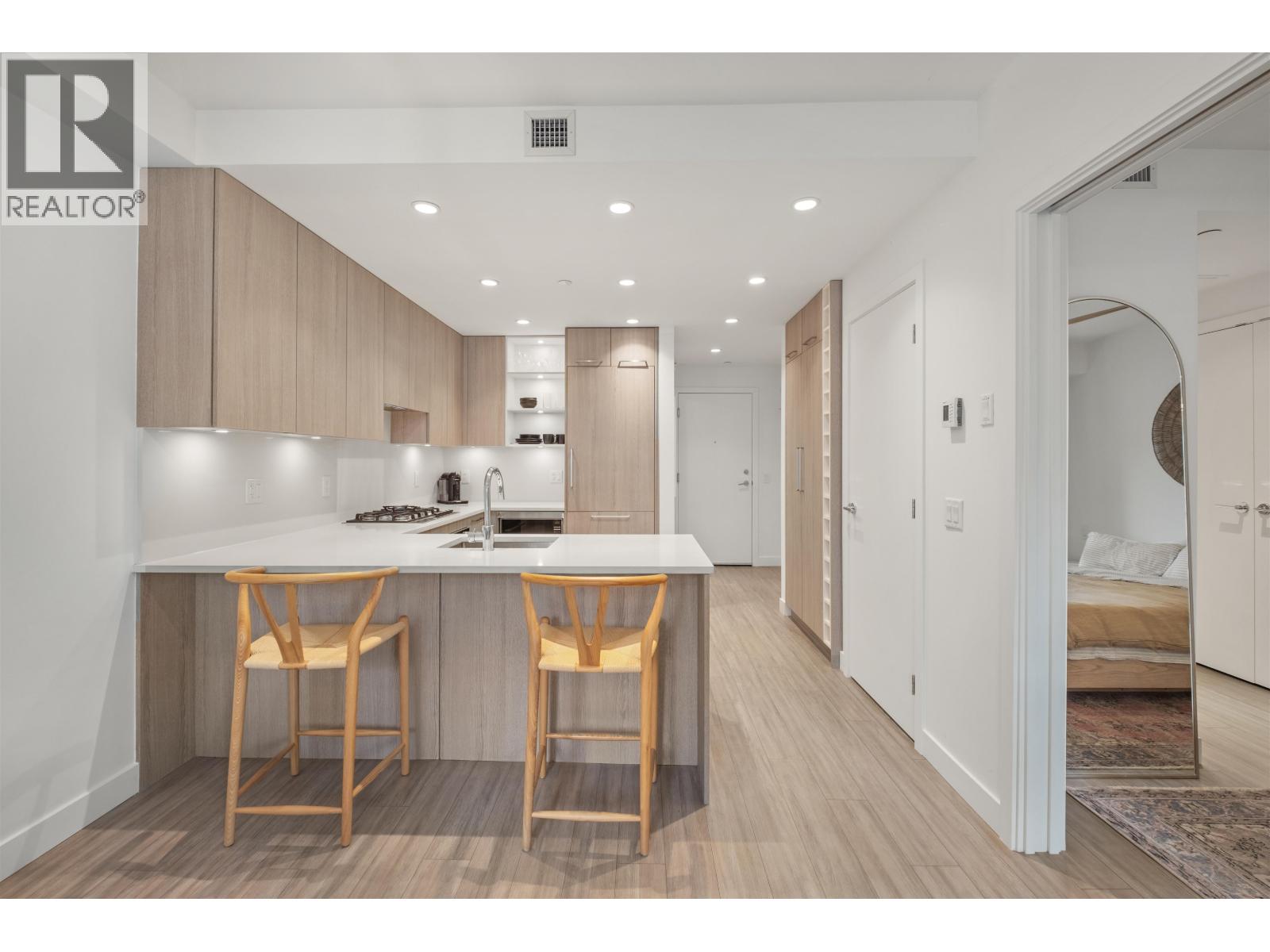 102 733 E 3rd Street, North Vancouver, British Columbia  V7L 1G8 - Photo 12 - R3056122