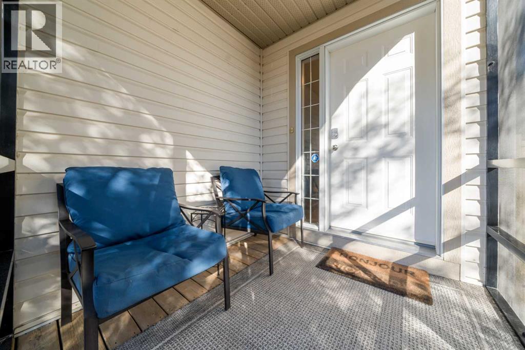 Property at 131 Crystalridge Court image 2