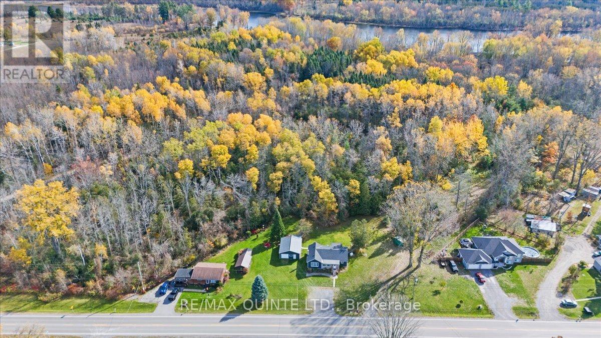 488 Mudcat Road, Belleville (Thurlow Ward), Ontario  K0K 2B0 - Photo 3 - X12483682