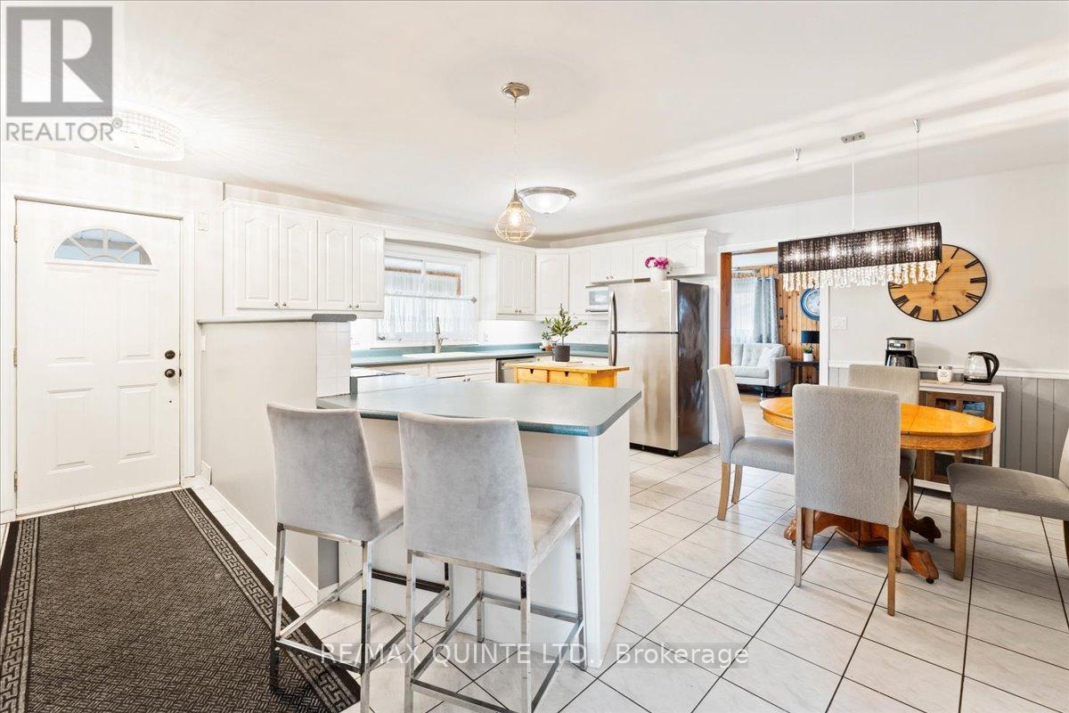 488 Mudcat Road, Belleville (Thurlow Ward), Ontario  K0K 2B0 - Photo 5 - X12483682