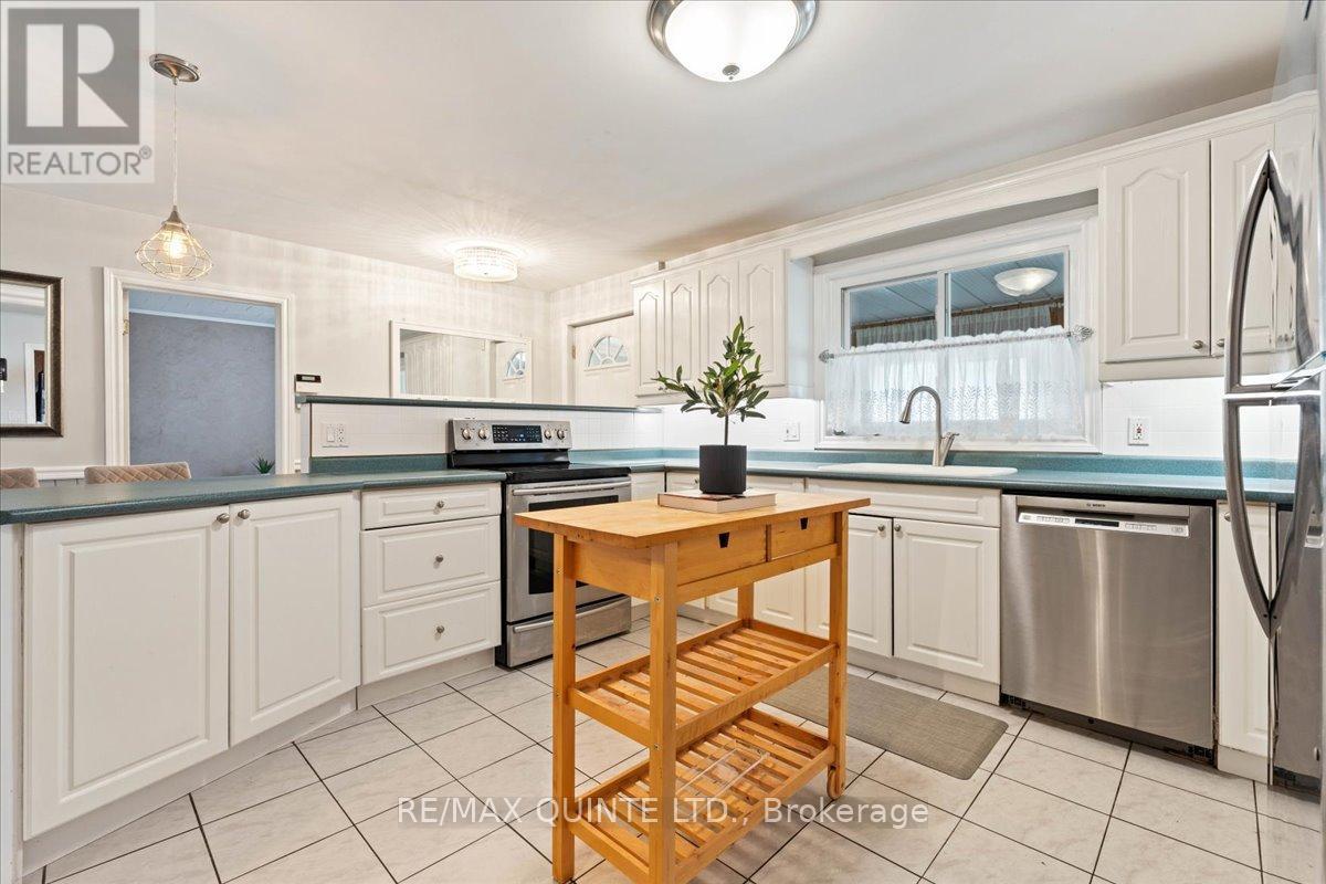 488 Mudcat Road, Belleville (Thurlow Ward), Ontario  K0K 2B0 - Photo 7 - X12483682