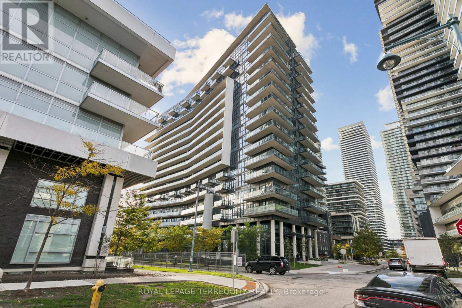 1402 - 39 ANNIE CRAIG DRIVE, Toronto, Ontario