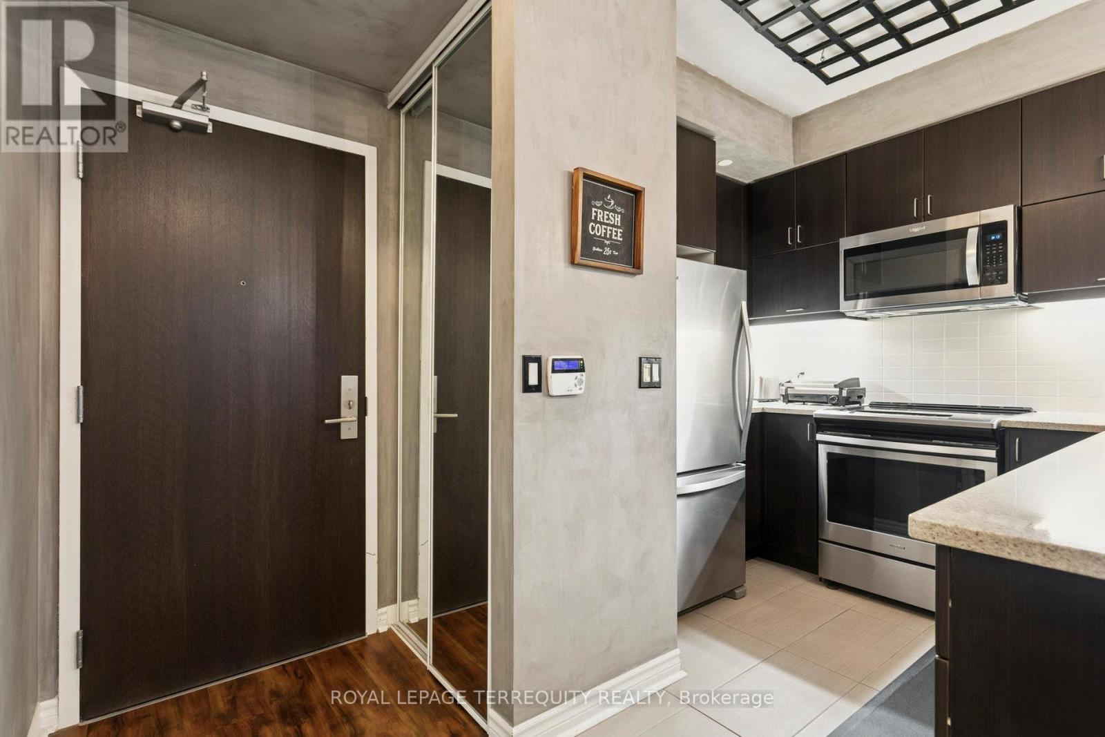 1402 - 39 Annie Craig Drive, Toronto, Ontario  M8V 0H1 - Photo 12 - W12483482