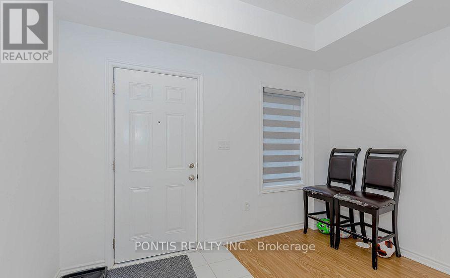 6 Joseph Halbert Place, Caledon, Ontario  L7C 2H1 - Photo 4 - W12483484
