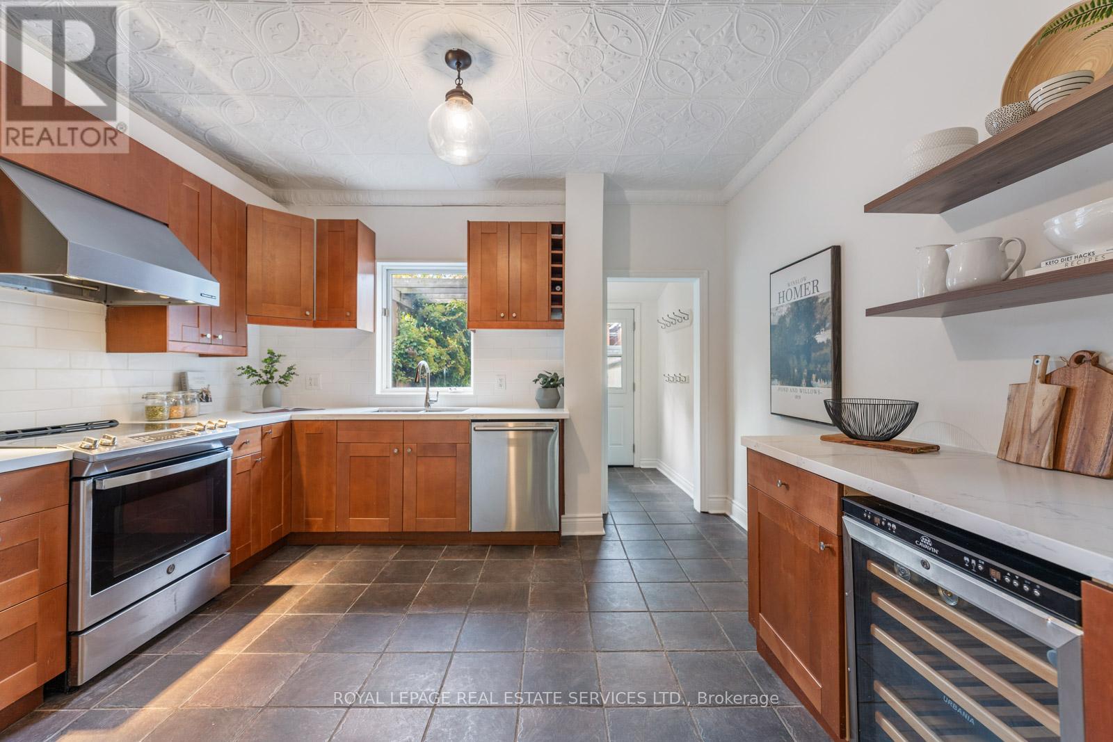 466 Beresford Avenue, Toronto, Ontario  M6S 3B7 - Photo 13 - W12483502