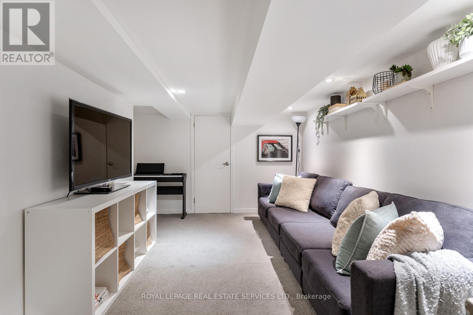 466 Beresford Avenue, Toronto, Ontario  M6S 3B7 - Photo 28 - W12483502