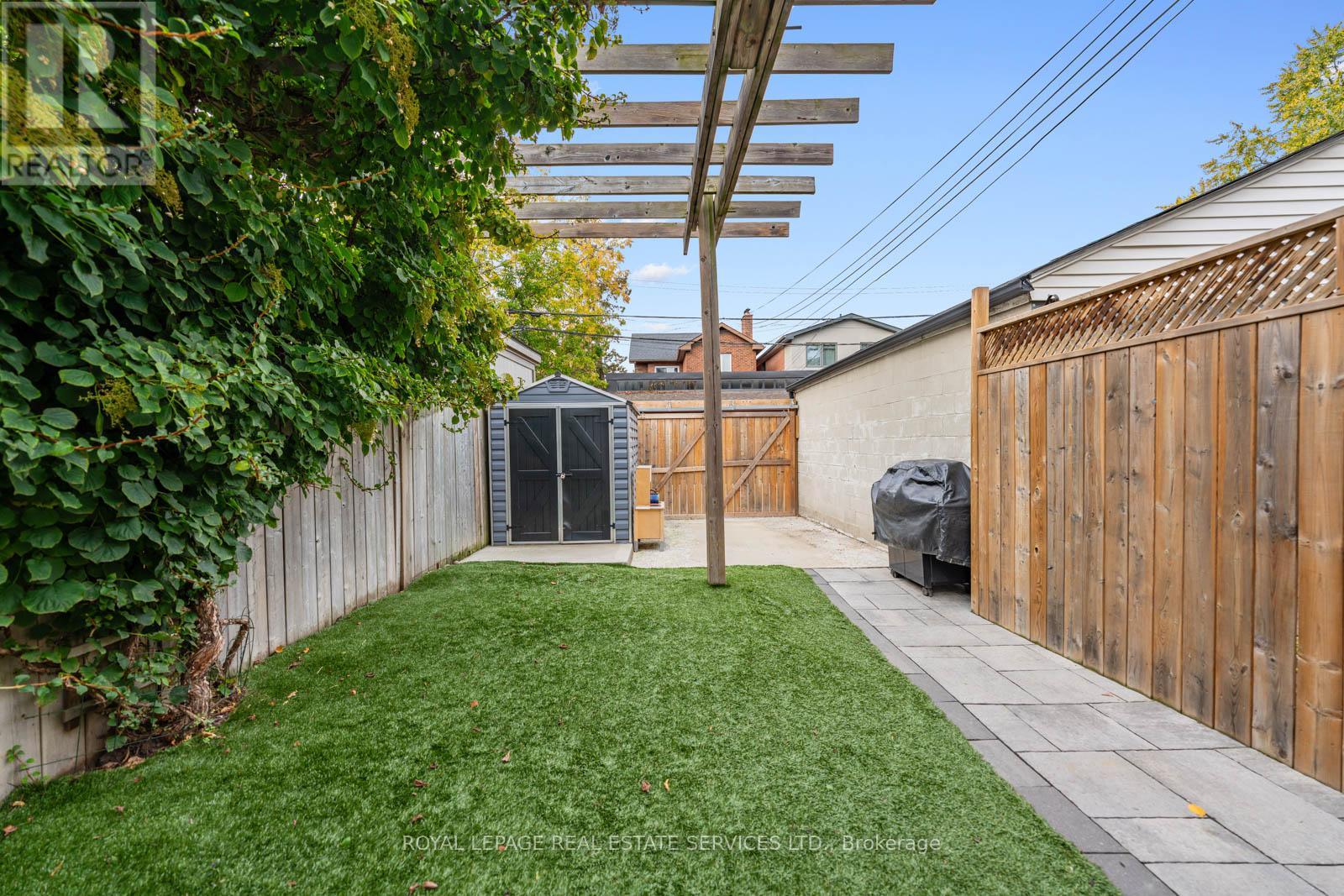 466 Beresford Avenue, Toronto, Ontario  M6S 3B7 - Photo 32 - W12483502