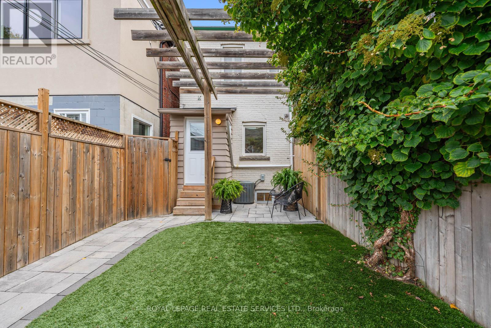466 Beresford Avenue, Toronto, Ontario  M6S 3B7 - Photo 36 - W12483502
