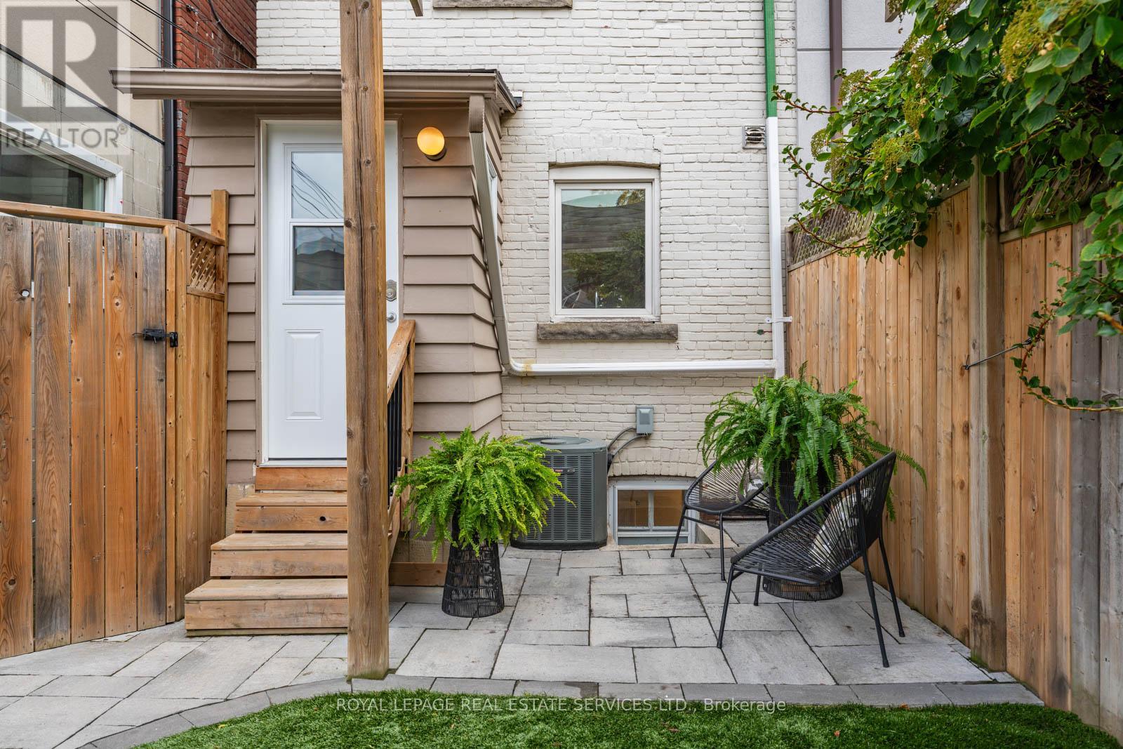 466 Beresford Avenue, Toronto, Ontario  M6S 3B7 - Photo 37 - W12483502