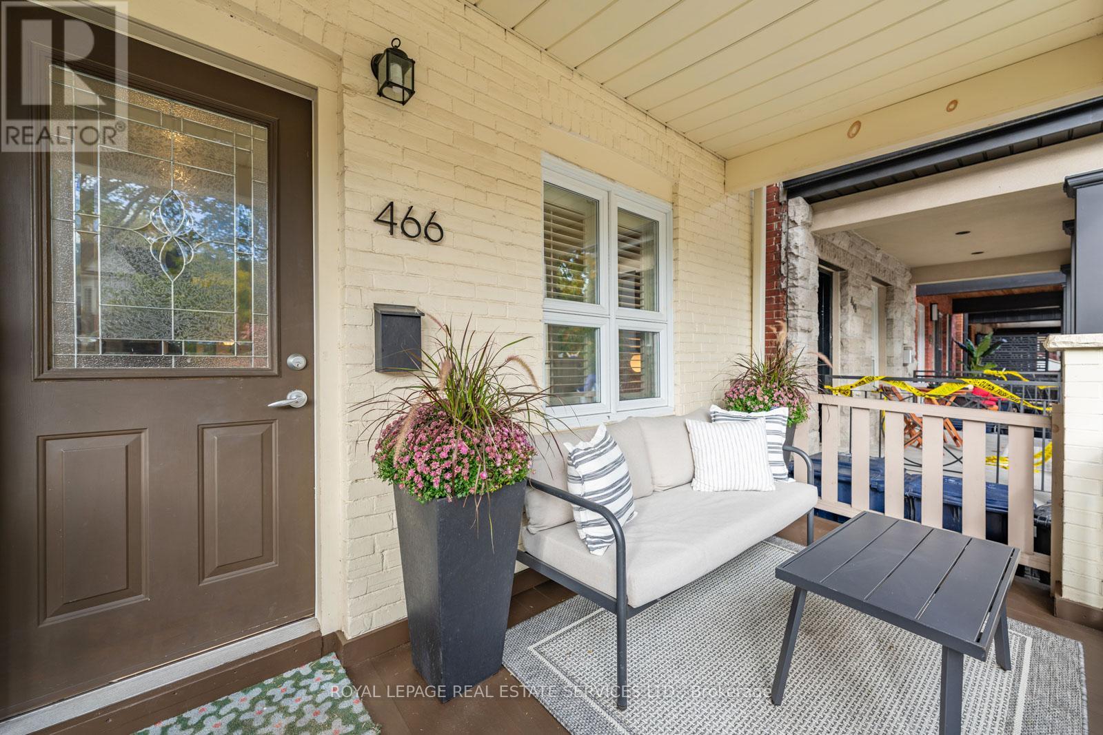 466 Beresford Avenue, Toronto, Ontario  M6S 3B7 - Photo 4 - W12483502