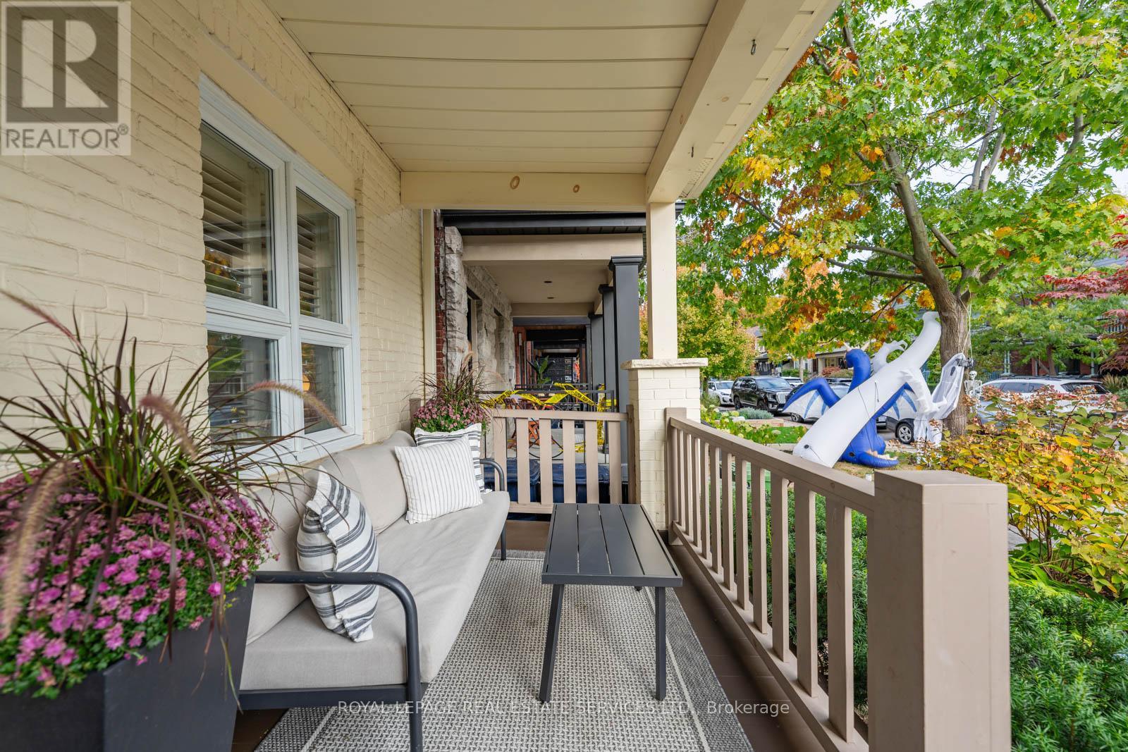 466 Beresford Avenue, Toronto, Ontario  M6S 3B7 - Photo 5 - W12483502