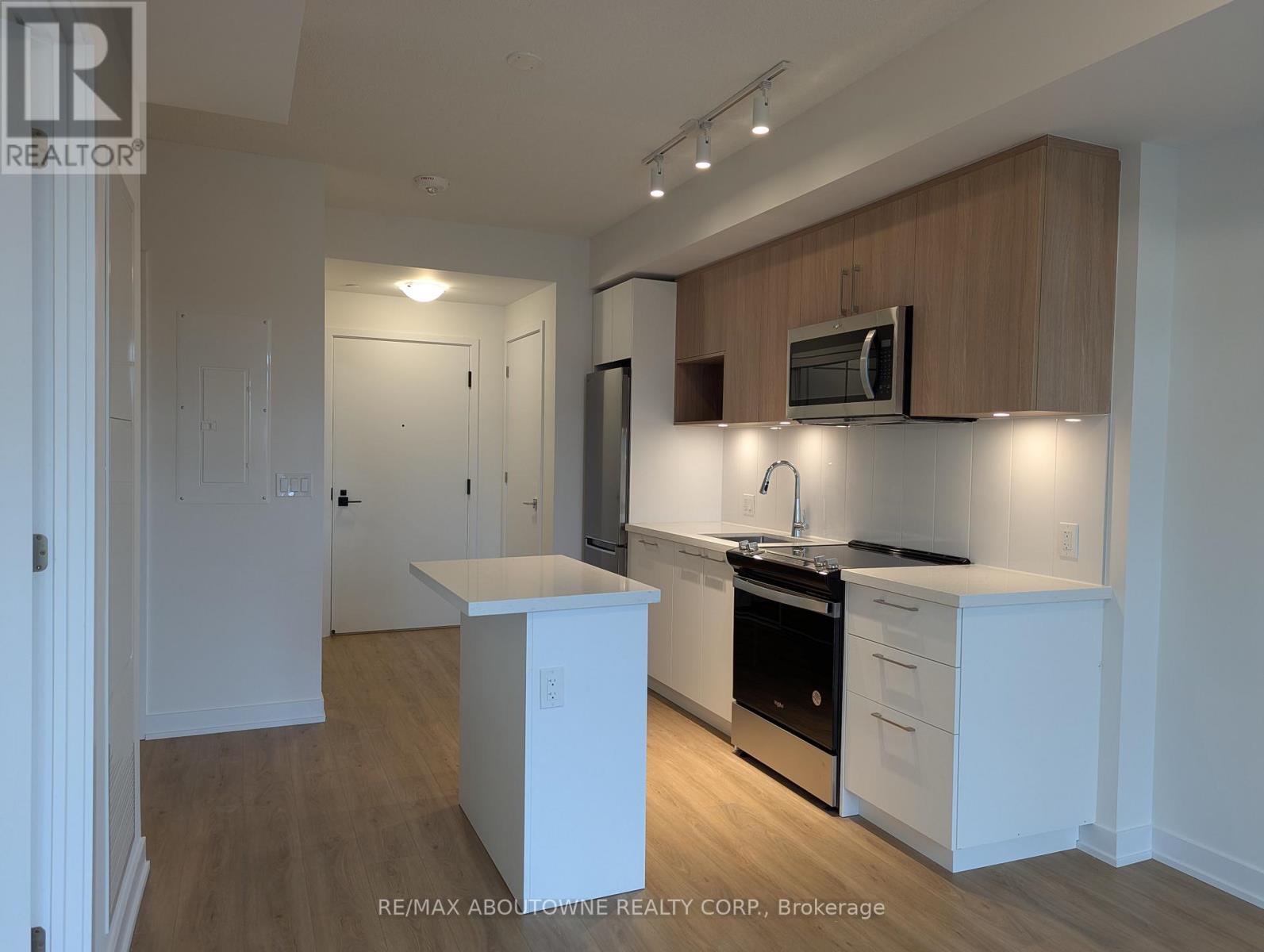 309 - 500 Plains Road E, Burlington, Ontario  L7T 2E1 - Photo 10 - W12483512