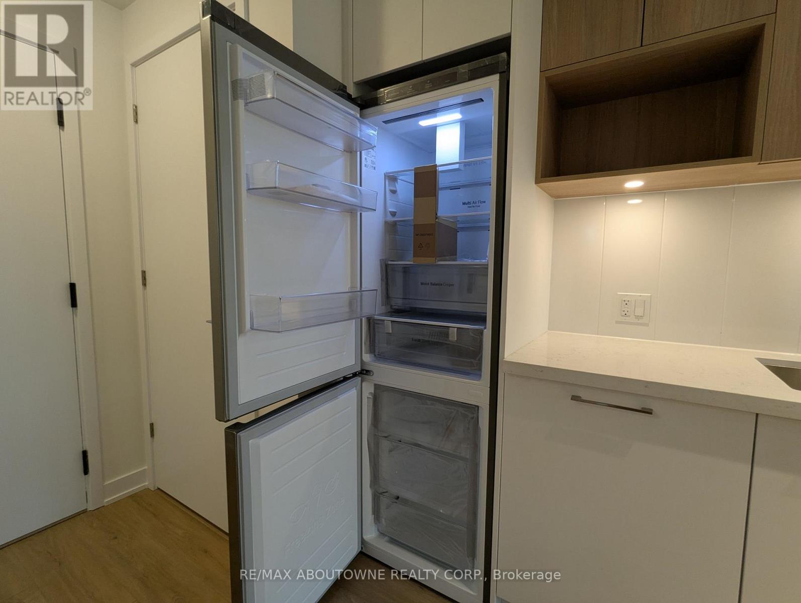 309 - 500 Plains Road E, Burlington, Ontario  L7T 2E1 - Photo 17 - W12483512