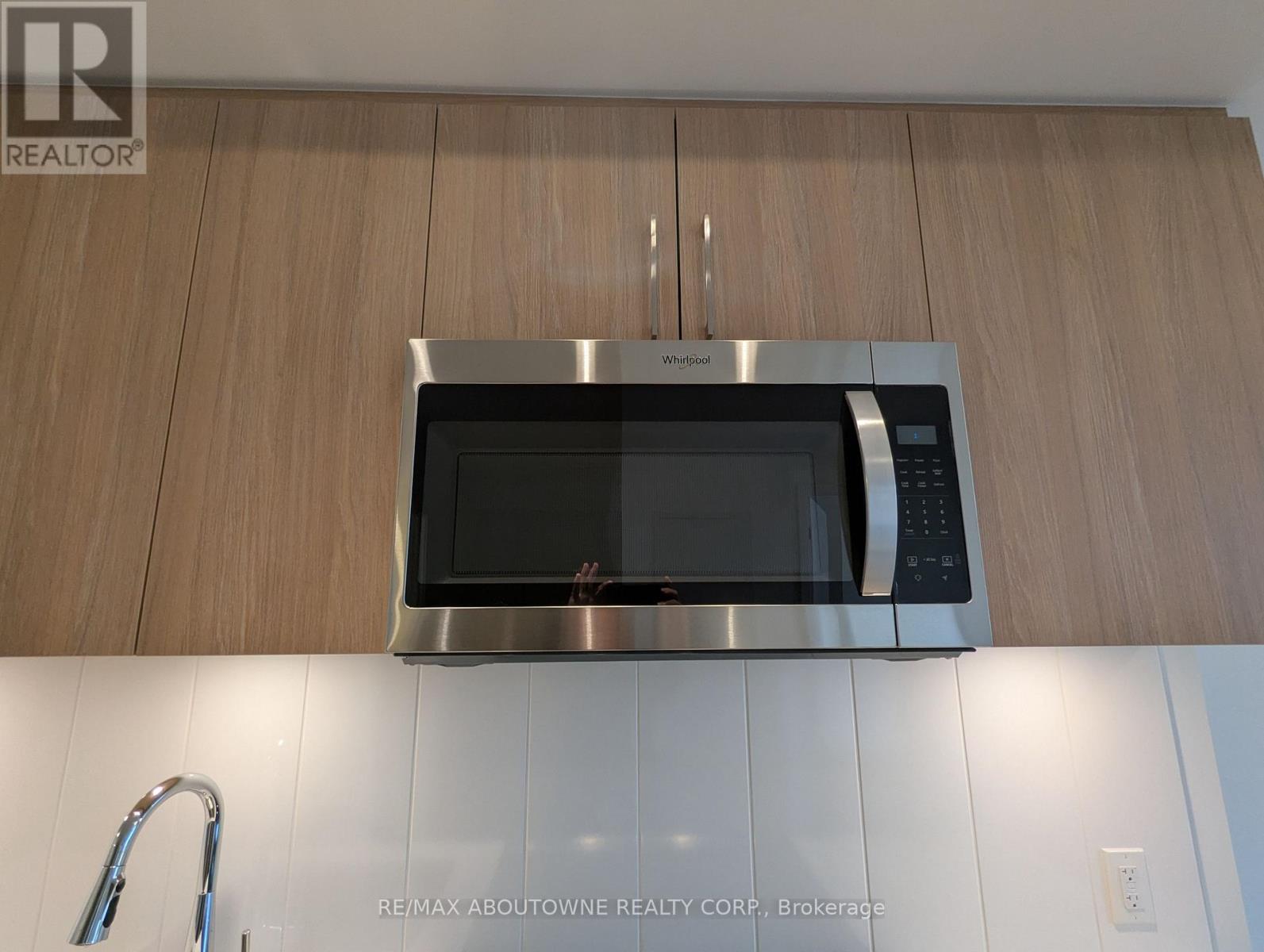 309 - 500 Plains Road E, Burlington, Ontario  L7T 2E1 - Photo 21 - W12483512