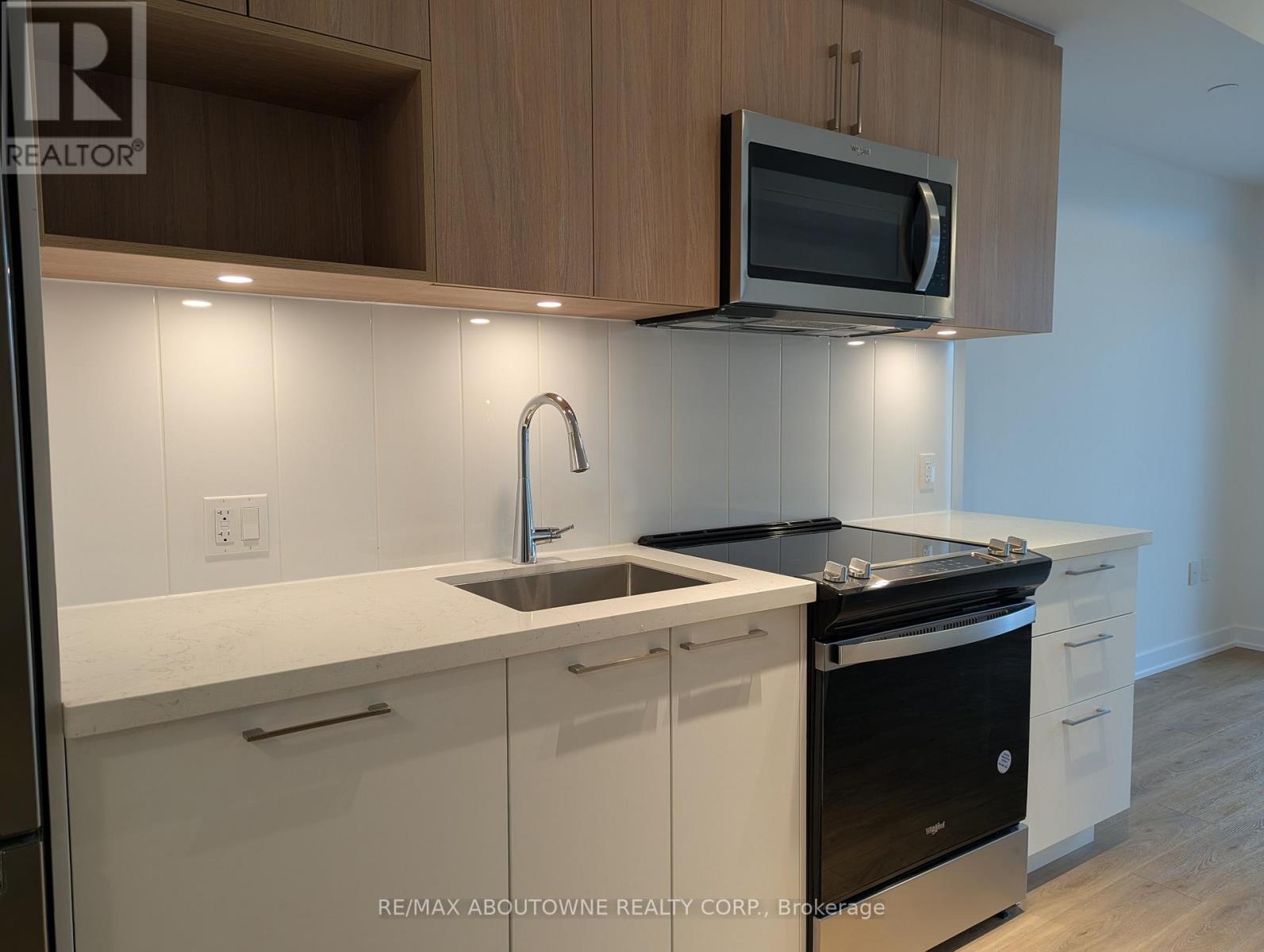 309 - 500 Plains Road E, Burlington, Ontario  L7T 2E1 - Photo 7 - W12483512