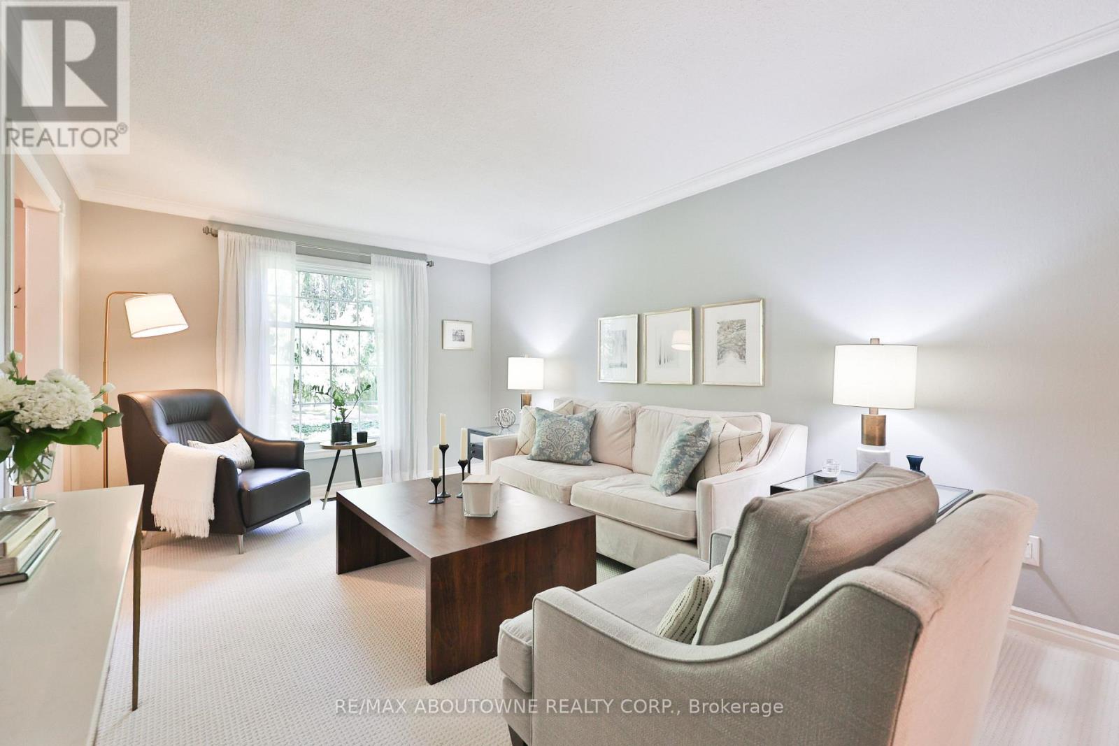 206 Rossmore Boulevard, Burlington, Ontario  L7N 1R1 - Photo 11 - W12483529
