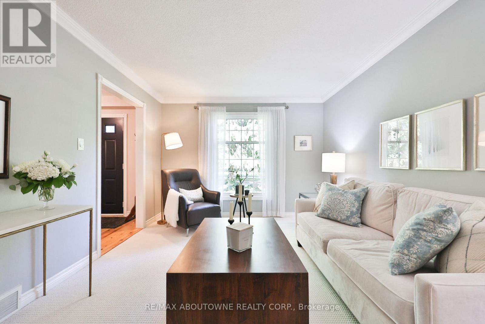 206 Rossmore Boulevard, Burlington, Ontario  L7N 1R1 - Photo 12 - W12483529