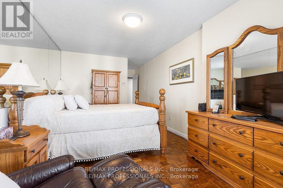 E5 - 296 Mill Road, Toronto, Ontario  M9C 4X8 - Photo 23 - W12483538