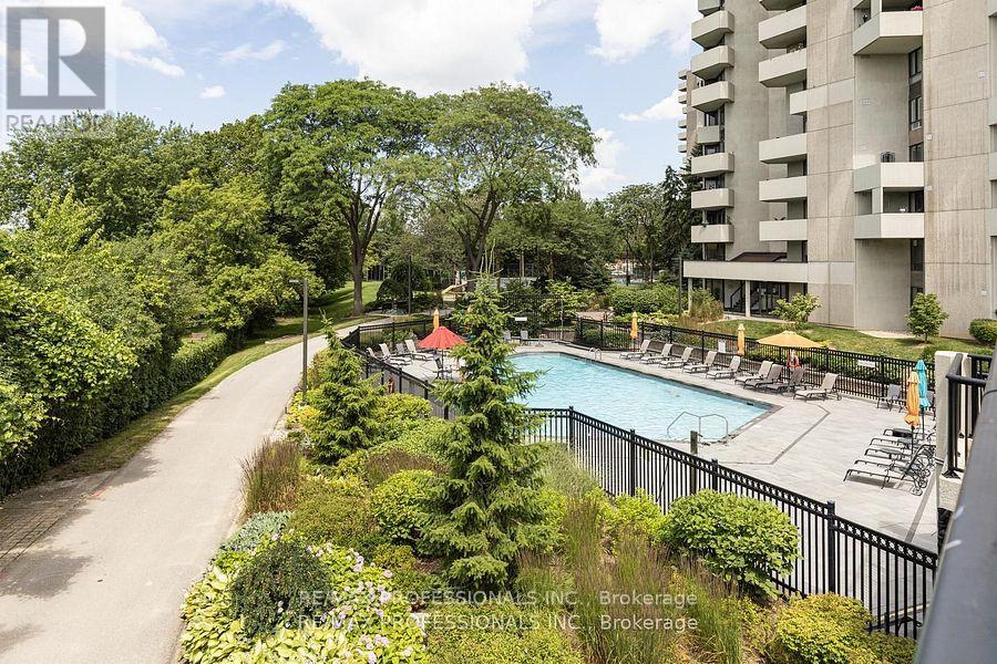 E5 - 296 Mill Road, Toronto, Ontario  M9C 4X8 - Photo 37 - W12483538