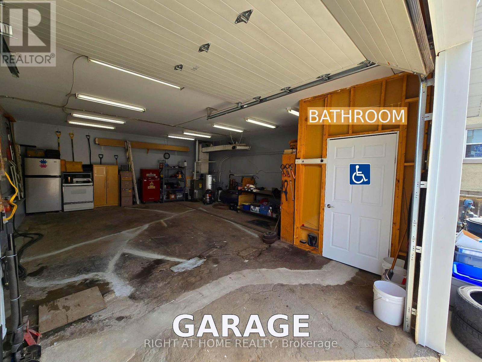 394 Merritt Street, St. Catharines, Ontario  L2P 1P4 - Photo 12 - X12483487