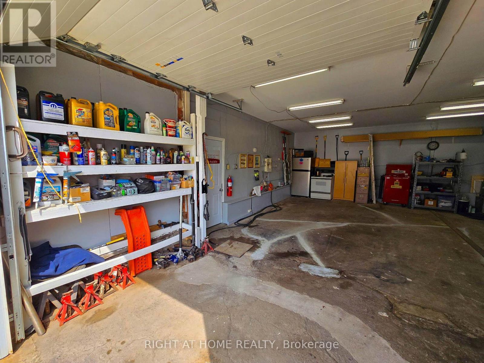 394 Merritt Street, St. Catharines, Ontario  L2P 1P4 - Photo 13 - X12483487