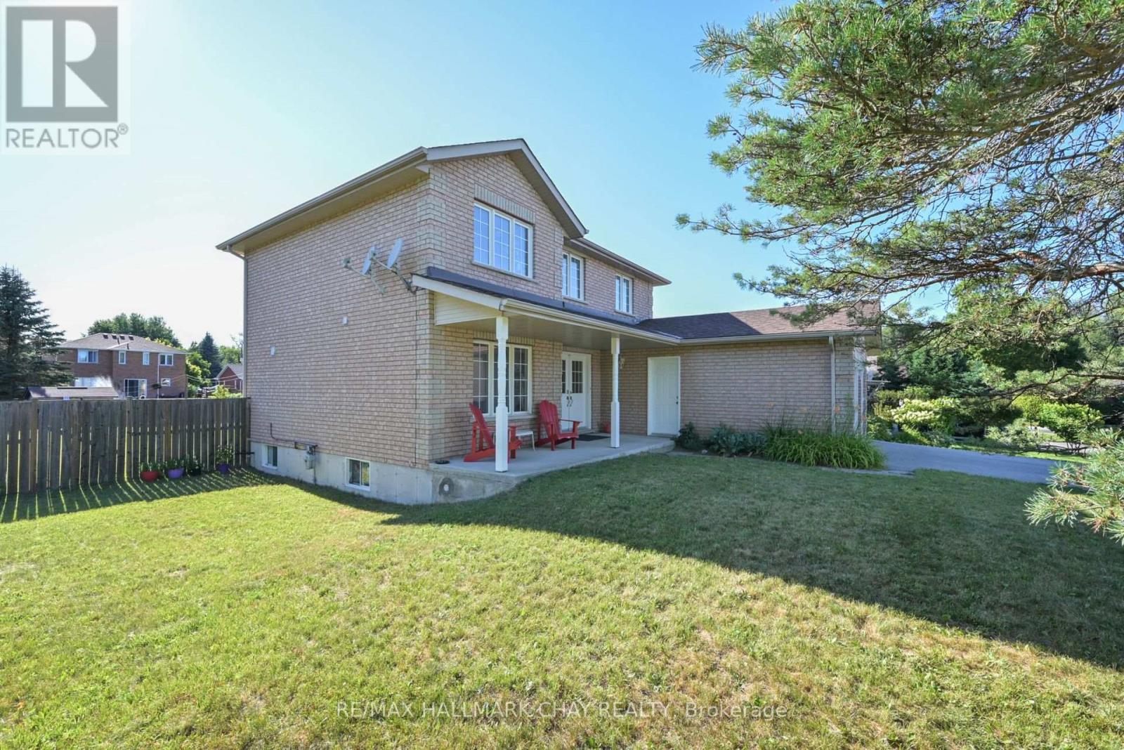 16 Brian Crescent, Adjala-Tosorontio, Ontario  L0M 1J0 - Photo 4 - N12303792