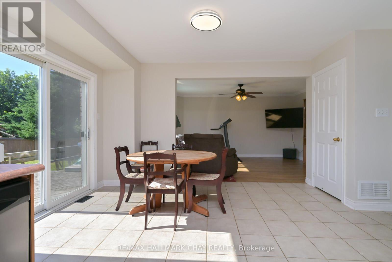 16 Brian Crescent, Adjala-Tosorontio, Ontario  L0M 1J0 - Photo 8 - N12303792