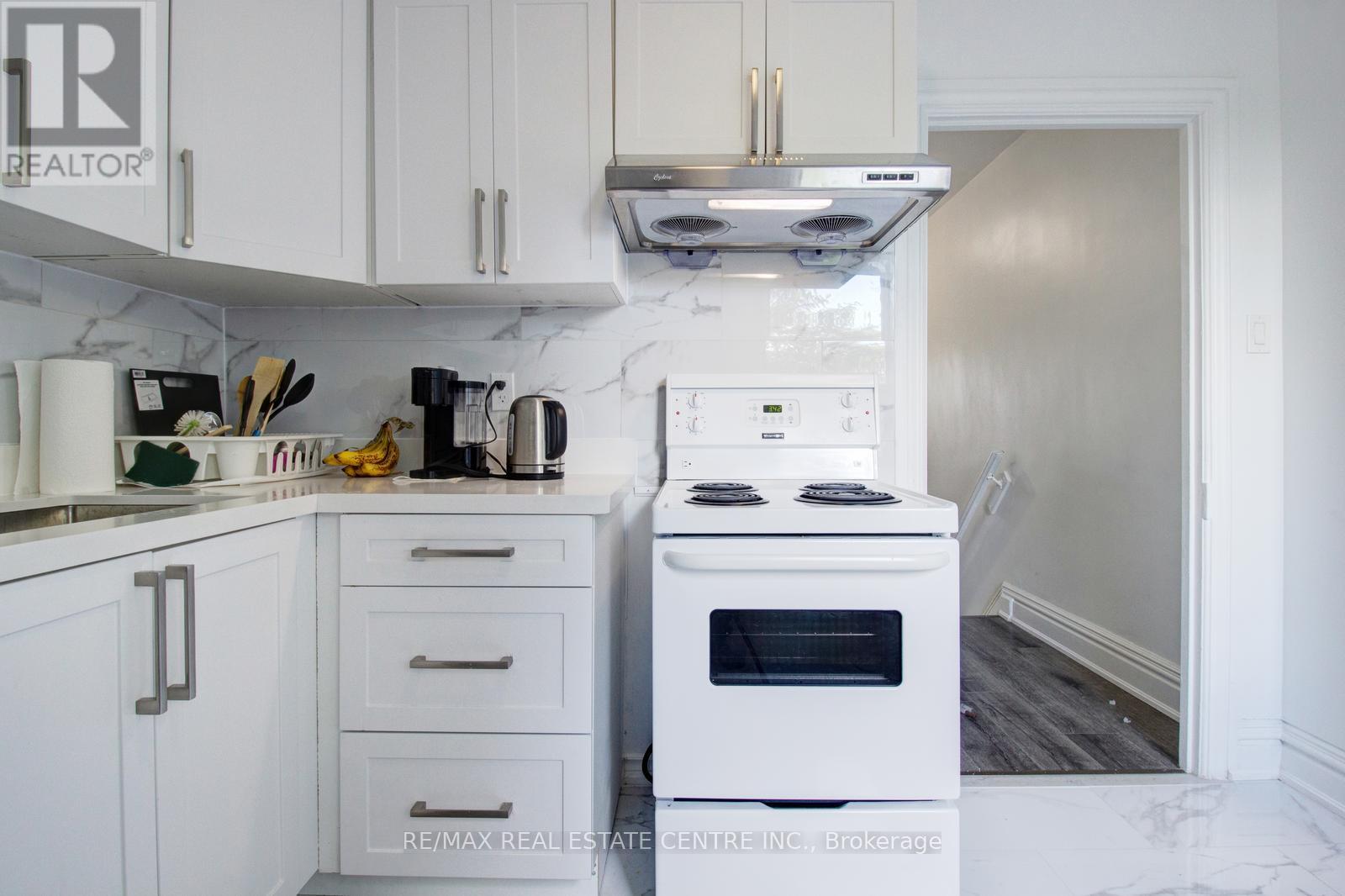 49 Wentworth #upper Street, Hamilton, Ontario L8L 5V3 - Photo 12 - X12459408