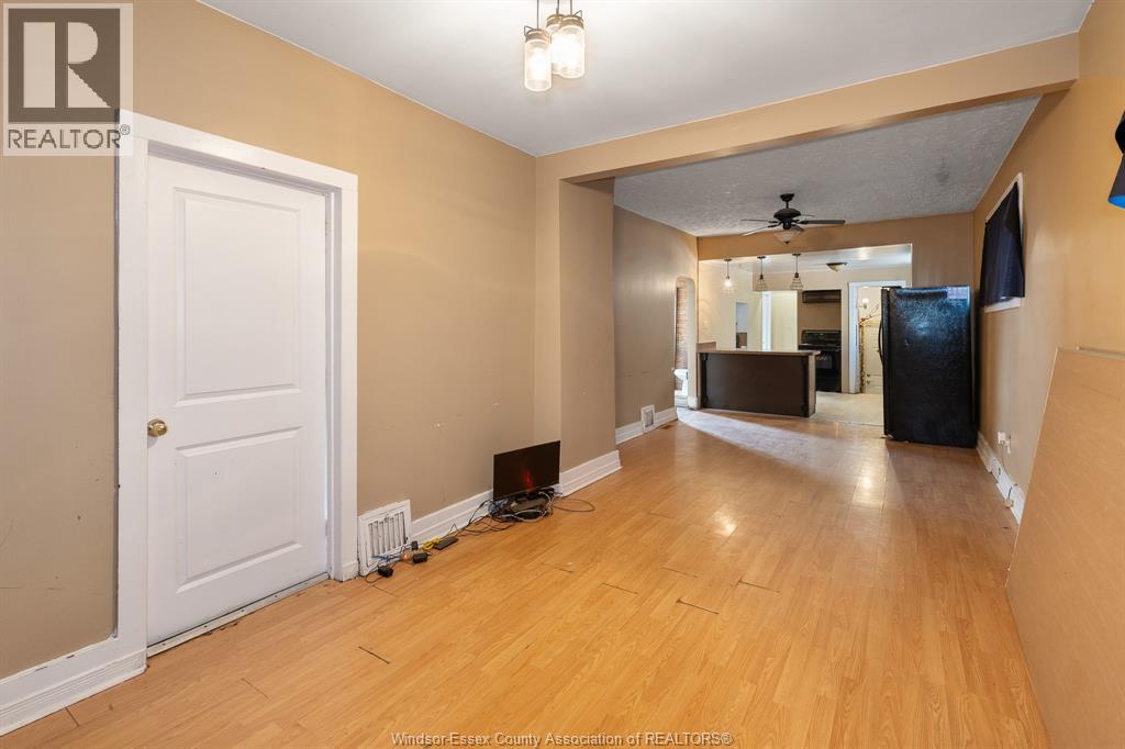 769 Brant, Windsor, Ontario  N9A 3E9 - Photo 4 - 25027246