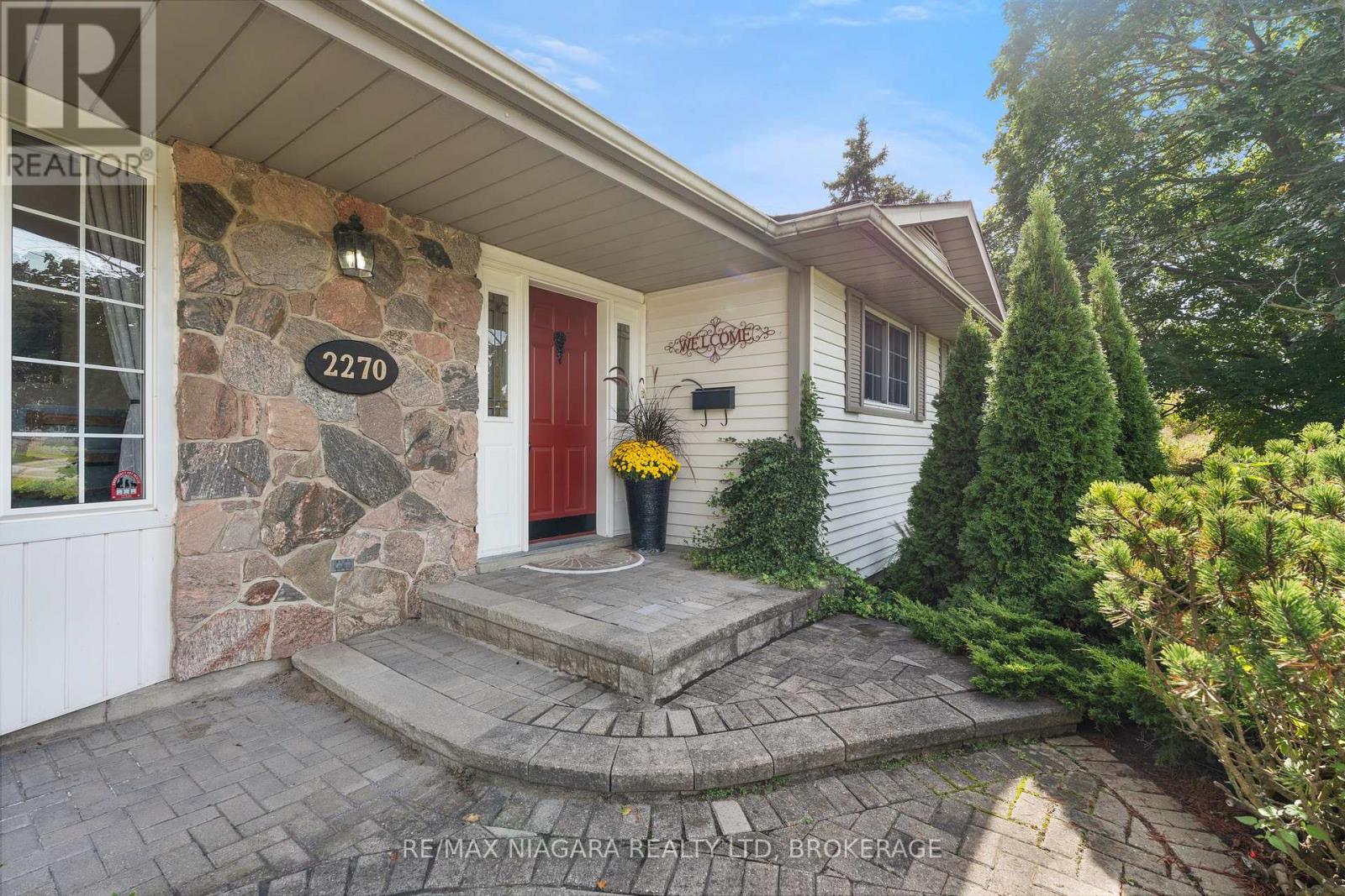 2270 Seventh Louth Street, St. Catharines, Ontario  L2R 6P7 - Photo 3 - X12423314