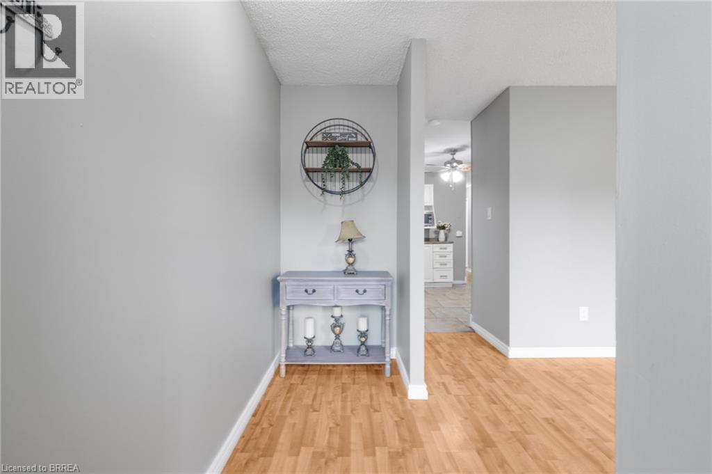 61 Woodlawn Avenue, Brantford, Ontario  N3V 1A6 - Photo 3 - 40757534