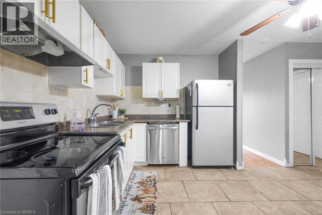 61 Woodlawn Avenue, Brantford, Ontario  N3V 1A6 - Photo 7 - 40757534