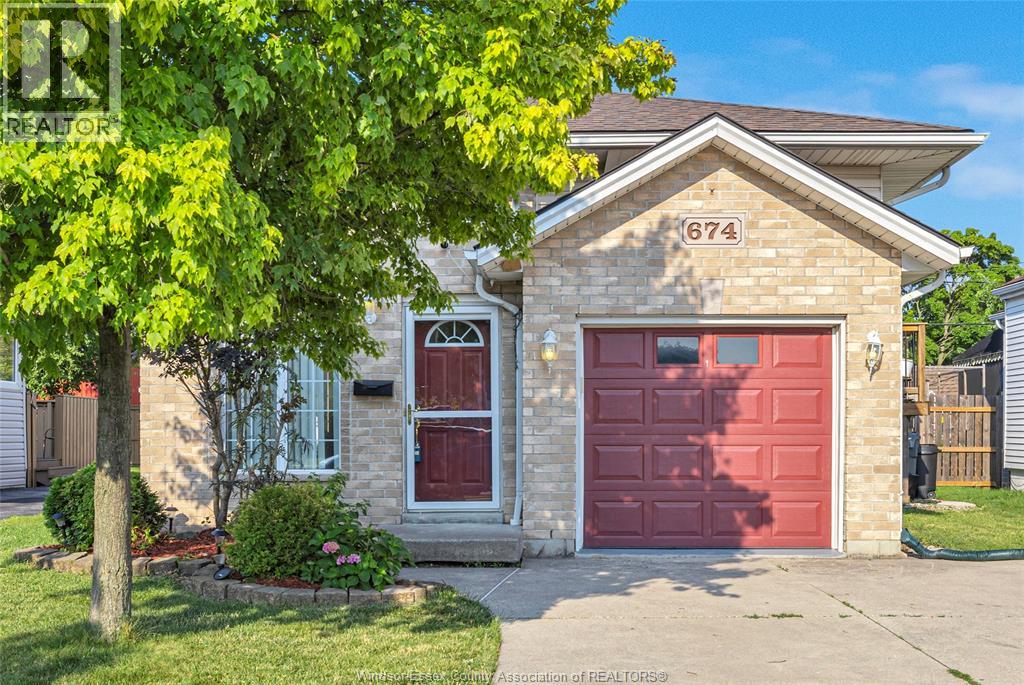 674 LABUTE, Tecumseh, Ontario