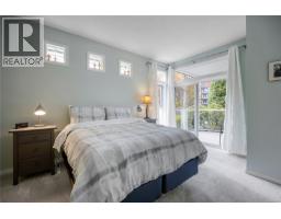 1C 3000 Oak St CREEKSIDE