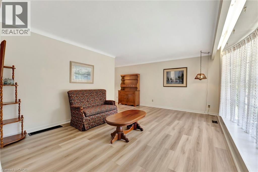 5227 Mulberry Drive, Burlington, Ontario  L7L 3P6 - Photo 5 - 40782364