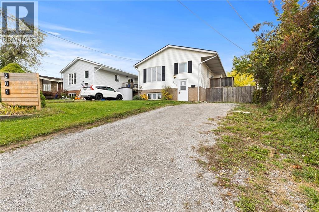 201 Ontario Street, Thorold, Ontario  L2V 1E3 - Photo 4 - 40781277