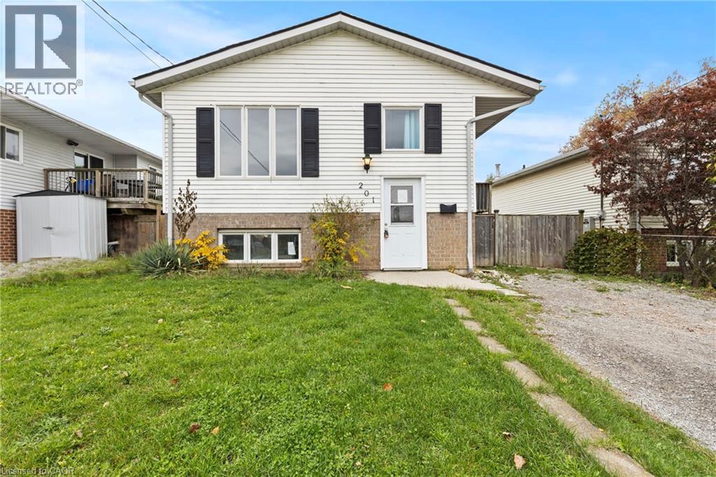 201 Ontario Street, Thorold, Ontario  L2V 1E3 - Photo 1 - 40781277