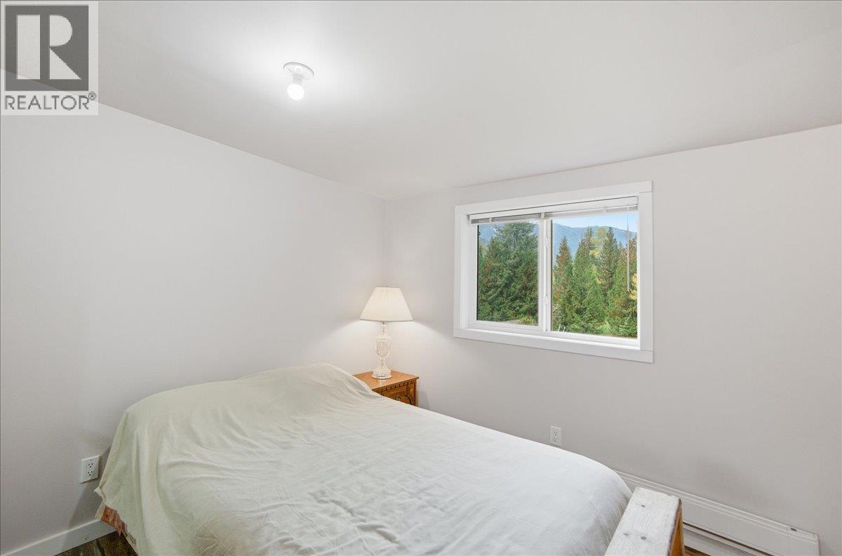 2413 Doukhobour Road, Castlegar, British Columbia  V1N 4P2 - Photo 15 - 10366528